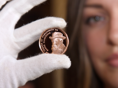 От днес БНБ пуска монета 150 години от рождението на Пенчо Славейков