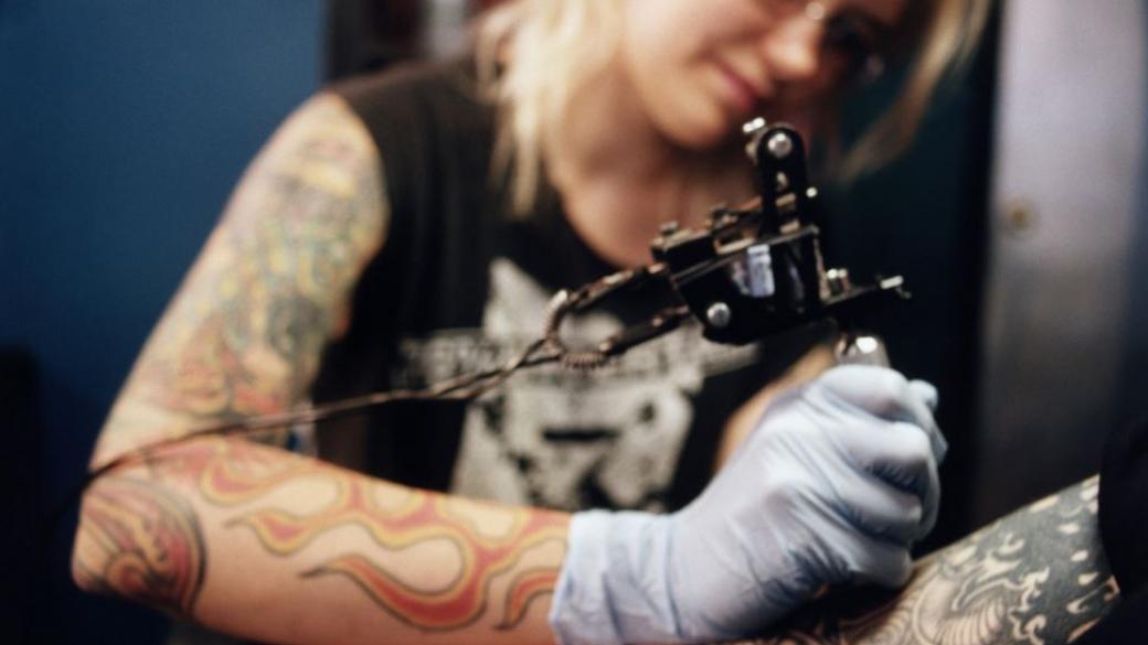 България привлича туристи като дестинация за татуировки
