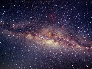 Откриха огромна галактика, която се движи около Млечния път