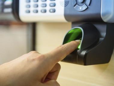 Влизаме в болница с пръстов отпечатък от септември