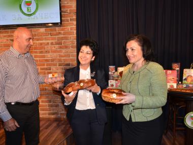 Танева зове: Не купувайте вносни яйца и козунаци