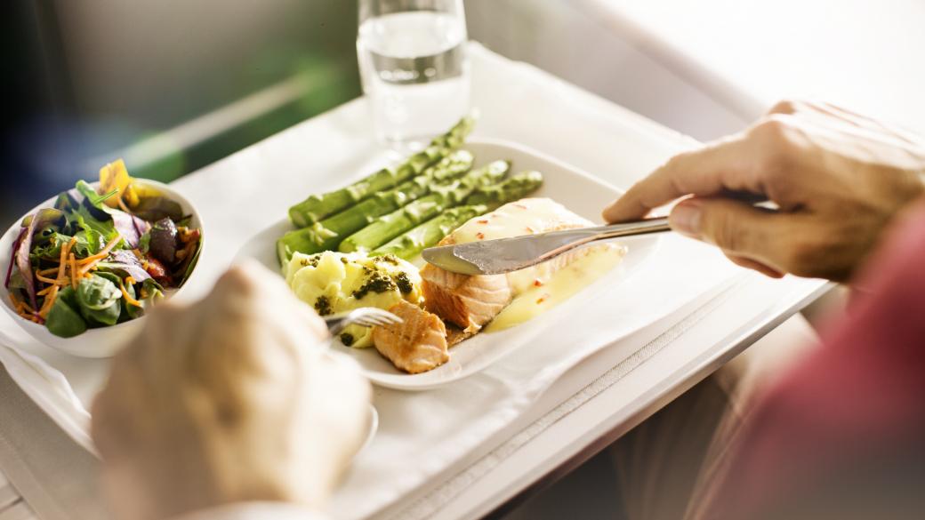 Топ 5 на най-скъпите храни на борда на самолетите