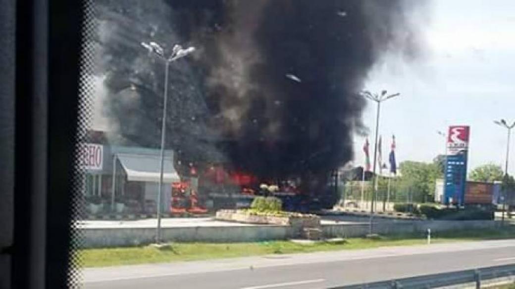 Камион запали бензиностанция на АМ „Тракия“