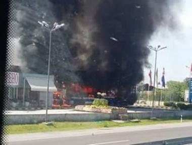 Камион запали бензиностанция на АМ „Тракия“