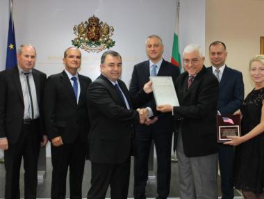 ВМЗ с отличие от американски партньори