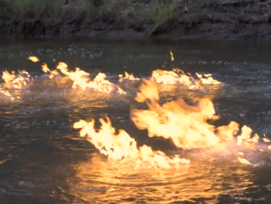 Река се запали в Австралия