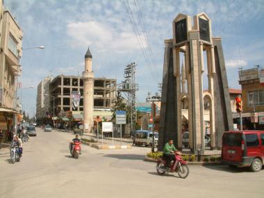 Две ракети удариха турския град Килис