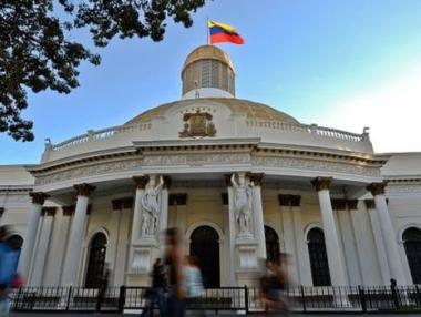 Депутатите във Венецуела остават без заплати