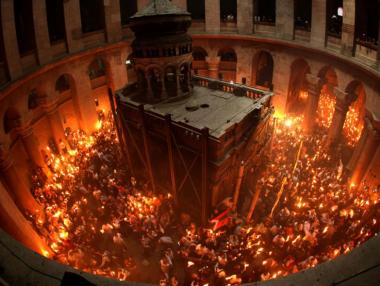 Благодатният огън слезе в Йерусалим