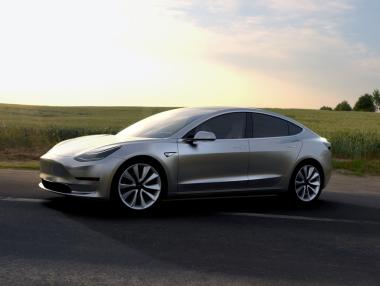 Tesla подготвя производството на евтин електромобил
