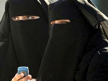 Забраната на бурките на дневен ред и в Шумен