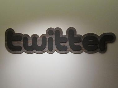 Акциите на Twitter паднаха до рекордно ниско ниво