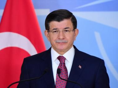 Турският премиер Давутоглу подава оставка?
