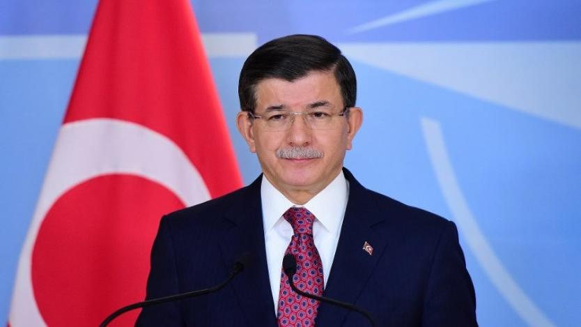 Турският премиер Давутоглу подава оставка?