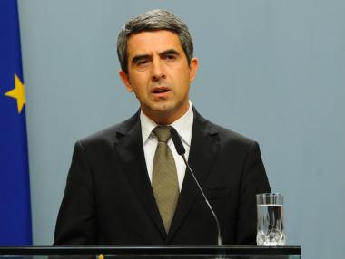 Днес се прекланяме пред българските бойни знамена и подвига на героите