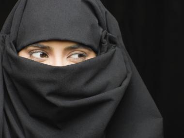 Забраняват бурките и в София