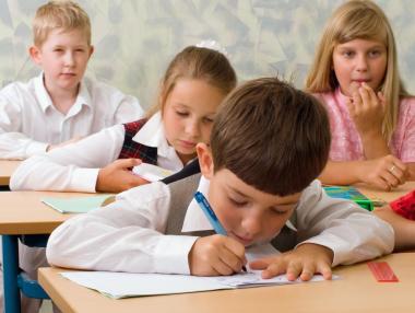 Четвъртокласниците са на матура по математика