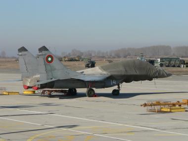 Китайци с интерес към летището в Равнец