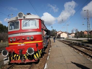 Съкращават 800 служители в „БДЖ-Товарни превози“