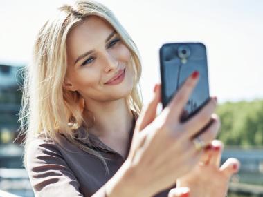 Приложение позволява на потребителите да печелят пари от селфита