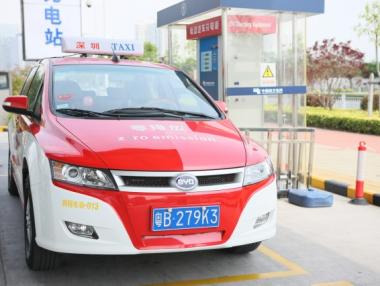Китайски град ще използва само електрически таксита