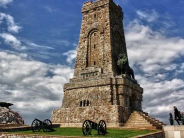 Billa осигурява ремонт на Паметника на Шипка