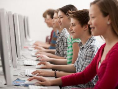 Стартира лятна школа по информатика и облачни технологии