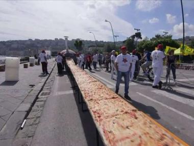 В Италия приготвиха най-дългата пица в света