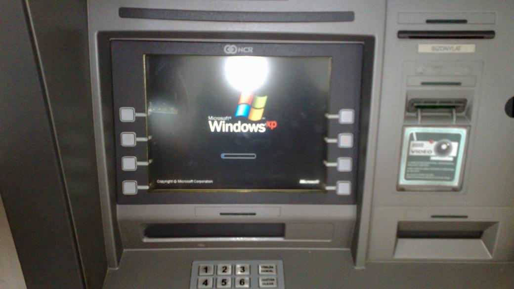 Microsoft призовава банките да заменят Windows XP в банкоматите