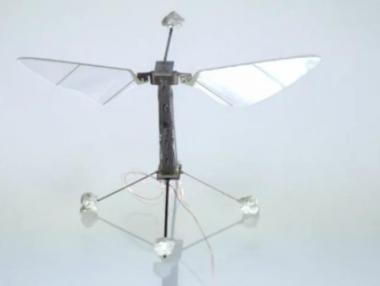 Създадоха първия летящ робот