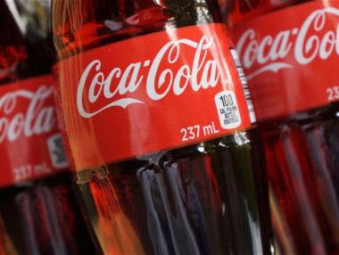 Спират производството на „Кока Кола“ във Венецуела заради липсата на захар