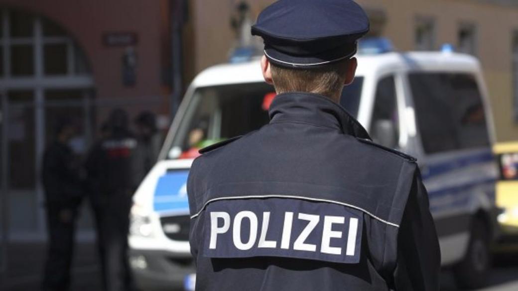 Наемат бежанци за полицаи в Бавария