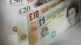 Ралито на британската лира продължава