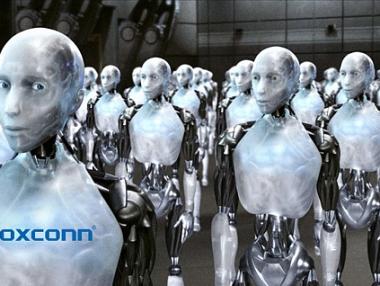 Foxconn заменя 60 000 служители с роботи