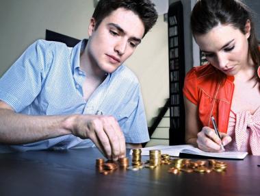 1/3 от българите взимат пари назаем от семейството