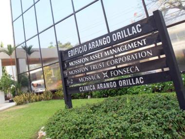 „Мосак Фонсека“ затваря офиси, свързани с Великобритания