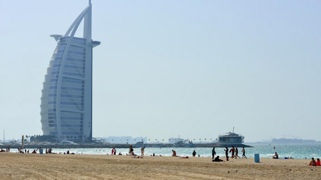 Дубай се сдобива с „умни“ плажове