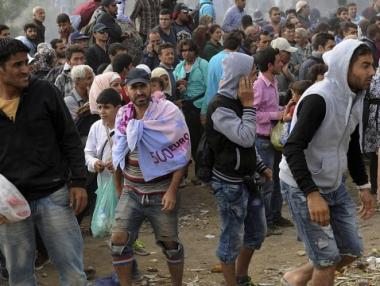 Гърция ще следи бежанците с дронове