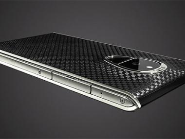 Луксозен смартфон „пази“ тайните на световния елит