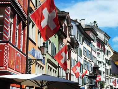 Днес Швейцария решава дали да въведе доход от 2500 франка за всеки