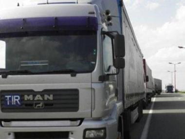 Отменят забраната тировете да се движат при жеги и в пикови дни