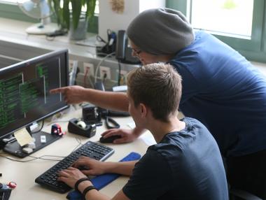 Българските програмисти 4-ти в света по заплащане