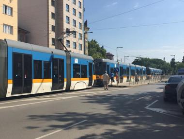 Авария на трамваи до НДК