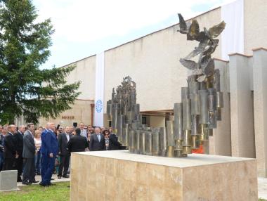 ВМЗ назначава още 500 работници