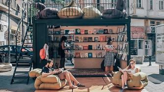 Откриха модерна улична библиотека в Пловдив