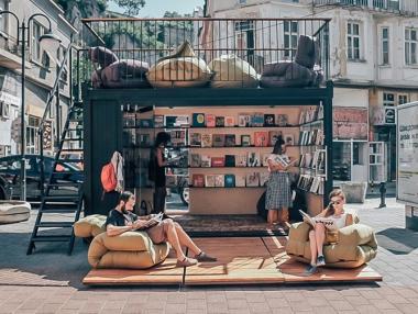 Откриха модерна улична библиотека в Пловдив