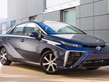 Водороден седан на Toyota харчи 15 лв. на 1000 км