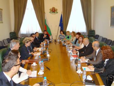 Швейцарци се интересуват от енергетиката, услугите и ИТ технологиите