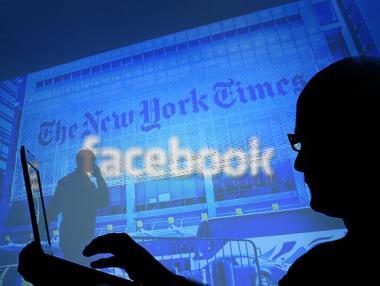 Четем новини предимно във Facebook и Twitter