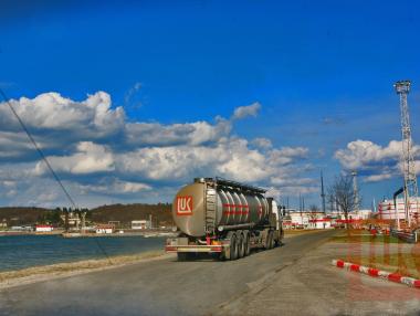 ЛУКОЙЛ може да продаде рафинерията в Бургас